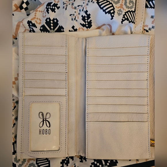 Hobo International Keen Continental Wallet - Picture 7 of 8